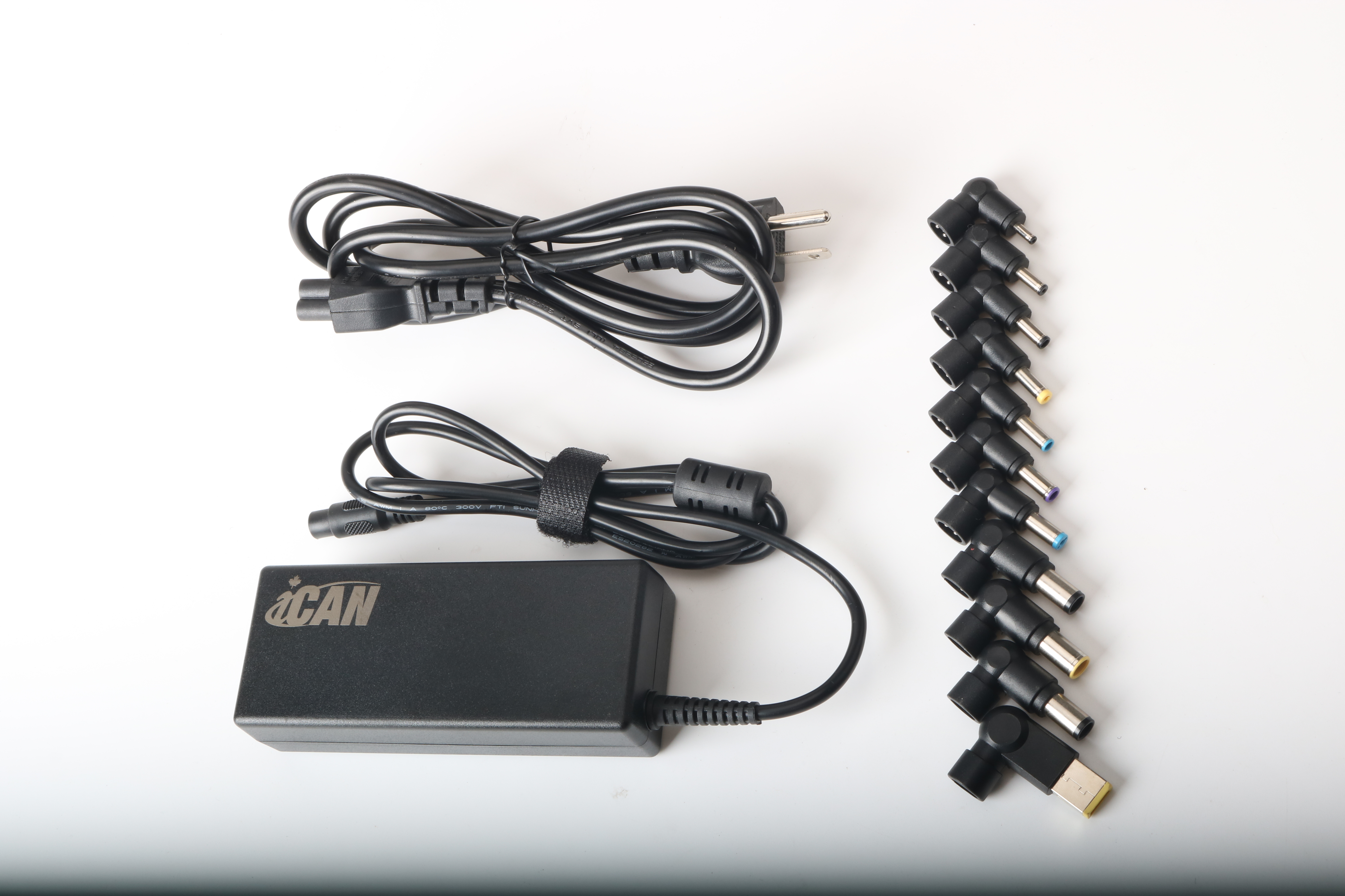 iCAN Chargeur universel pour ordinateur portable 90 W avec 11 embouts(Open Box)