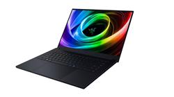 Razer Blade 16" OLED AMD Ryzen AI 9 365 RTX 5070 32GB 1TB WIN11H