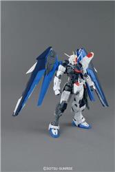 BANDAI Hobby MG 1/100 Freedom Gundam (Ver 2.0) 'Gundam SEED' Model kit