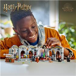 LEGO Harry Potter Hogwarts Castle: Potions Class Building Toy 76431