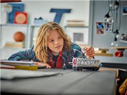 LEGO Marvel: Spider-Man vs. Doc Ock Subway Train Scene 76321