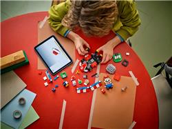 LEGO Super Mario: Mario Kart – Interactive LEGO Mario & Standard Kart