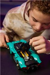 LEGO Technic: Aston Martin Valkyrie 42208