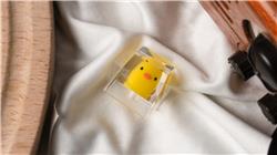 Touche artisanale en résine de canard jaune Keychron