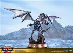 First4Figures YuGiOh: Blue Eyes White Dragon (Silver Edition)