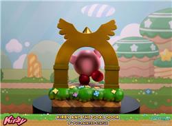 First4Figures Kirby™ - Kirby and the Goal Door