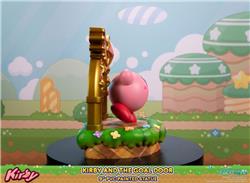 First4Figures Kirby™ - Kirby and the Goal Door