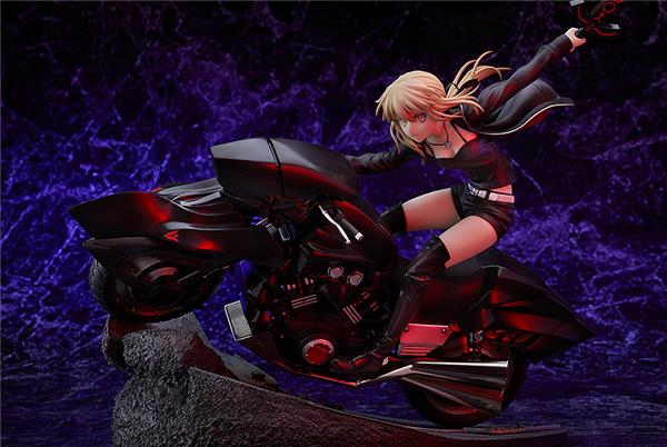 Good Smile Company 1/8 Scale Saber/Altria Pendragon Alter & Cuirassier Noir (Re-Run) "Fate/Grand Order" Figure