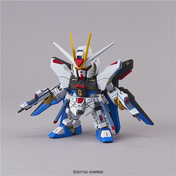 BANDAI SD Gundam EX-Standard #06 Strike Freedom Gundam "Gundam SEED Destiny" Model kit