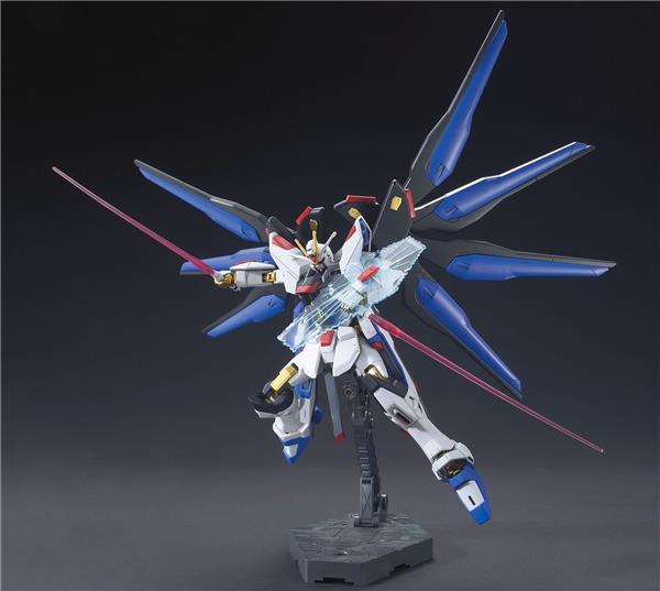 BANDAI HGCE #201 1/144 Strike Freedom Gundam 'Gundam SEED Destiny' Model kit