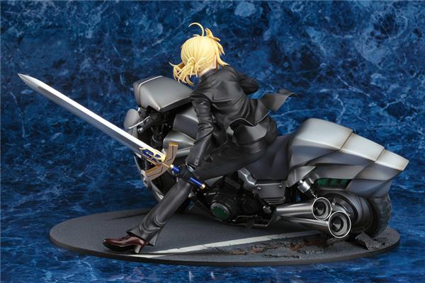 Good Smile Company 1/8 Scale Saber & Saber Motored Cuirassier (3rd-Run) "Fate/Zero" Figure