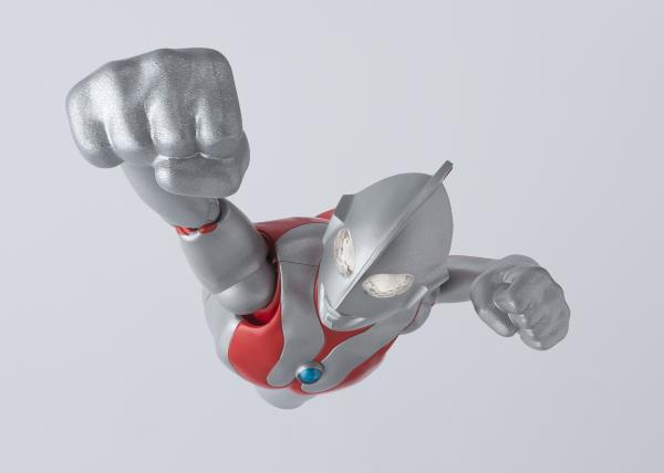 BANDAI Spirits S.H.Figuarts Ultraman "Ultraman" Action Figure (SHF Figuarts)