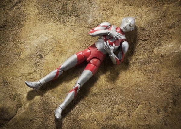 BANDAI Spirits S.H.Figuarts ZOFFY "Ultraman" Action Figure (SHF Figuarts)