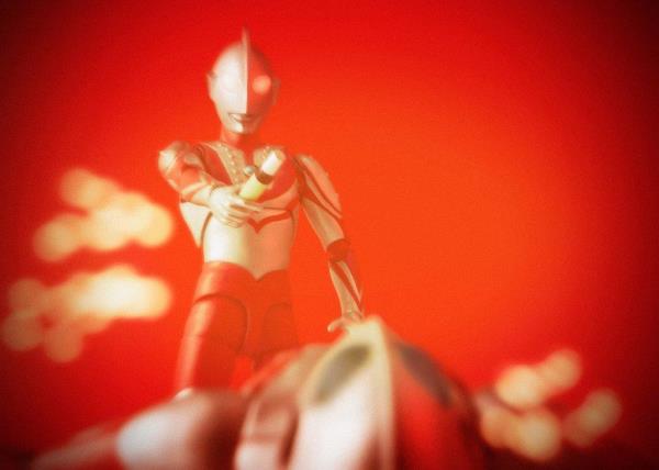 BANDAI Spirits S.H.Figuarts ZOFFY "Ultraman" Action Figure (SHF Figuarts)