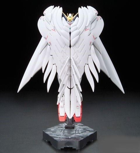 BANDAI Spirits Hobby RG 1/144 #17  Wing Gundam Zero (EW), 'Gundam Wing: Endless Waltz' Model Kit