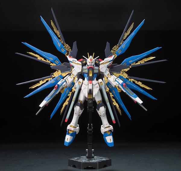 BANDAI RG #14 1/144 Strike Freedom Gundam 'Gundam SEED Destiny' Model kit