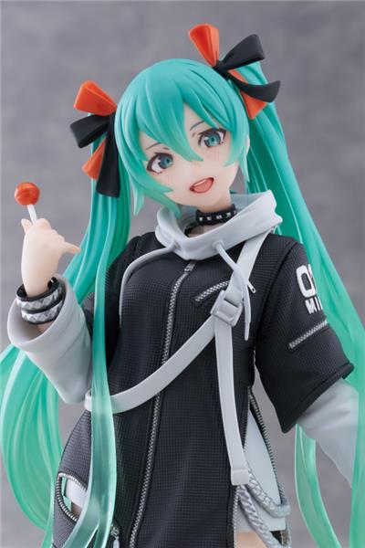 TAITO Hatsune Miku Figure - Fashion (PUNK Ver.)