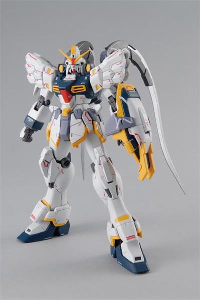 BANDAI Hobby MG 1/100 Gundam Sandrock (EW) 'Gundam Wing: Endless Waltz' Model Kit