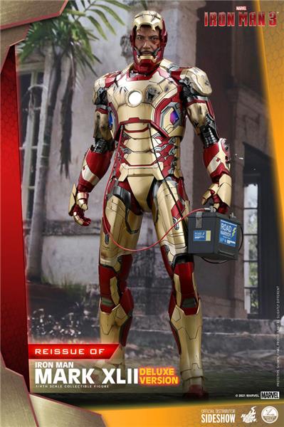 Hot Toys Iron Man 3 Mark XLII (Deluxe Version) 1/4 Quarter Scale Collectible Figure