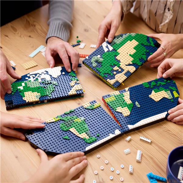 LEGO Travel Moments World Map Toy Building Set 41838