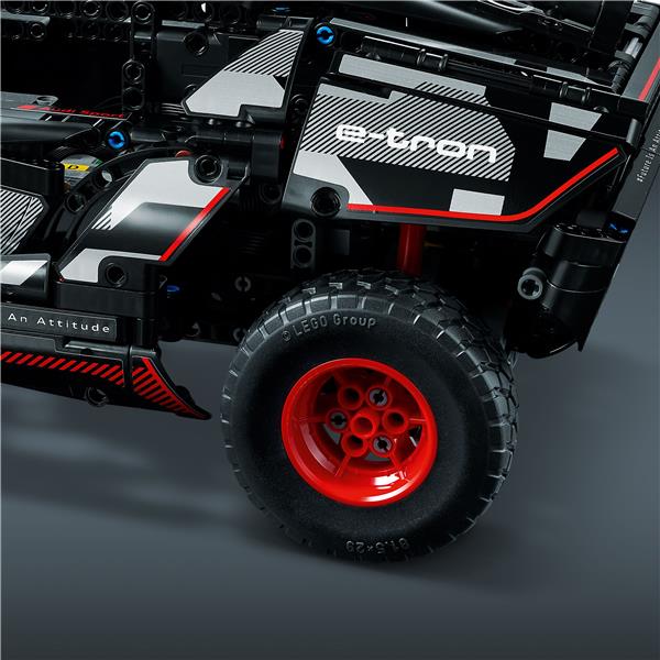 LEGO Technic Audi RS Q e-tron Advanced Building Kit 42160