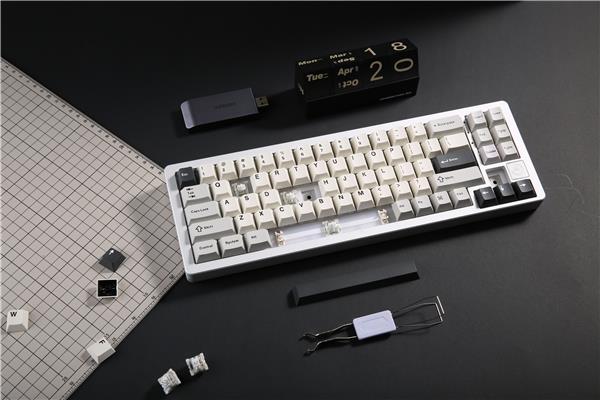 Yunzii AL71 Tri-mode Aluminum RGB Gaming Keyboard(Open Box)