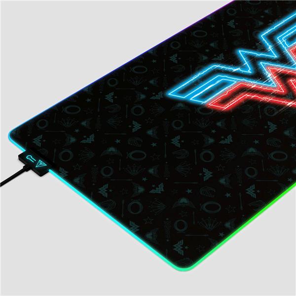 CYBEART Wonder Woman - Electrified RGB Gaming Desk Mat